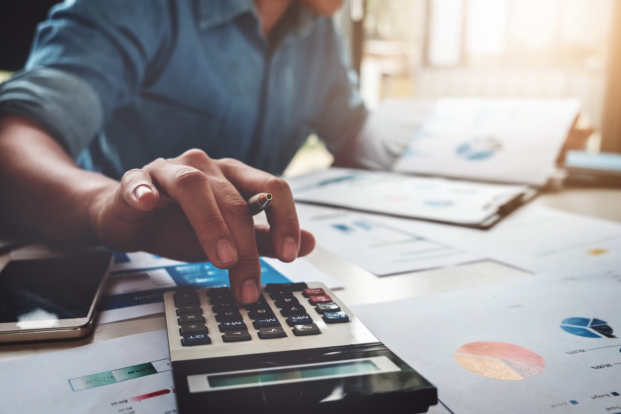 Why Outsourcing to the Best Payroll Provider Can Save Your Business Time and Money