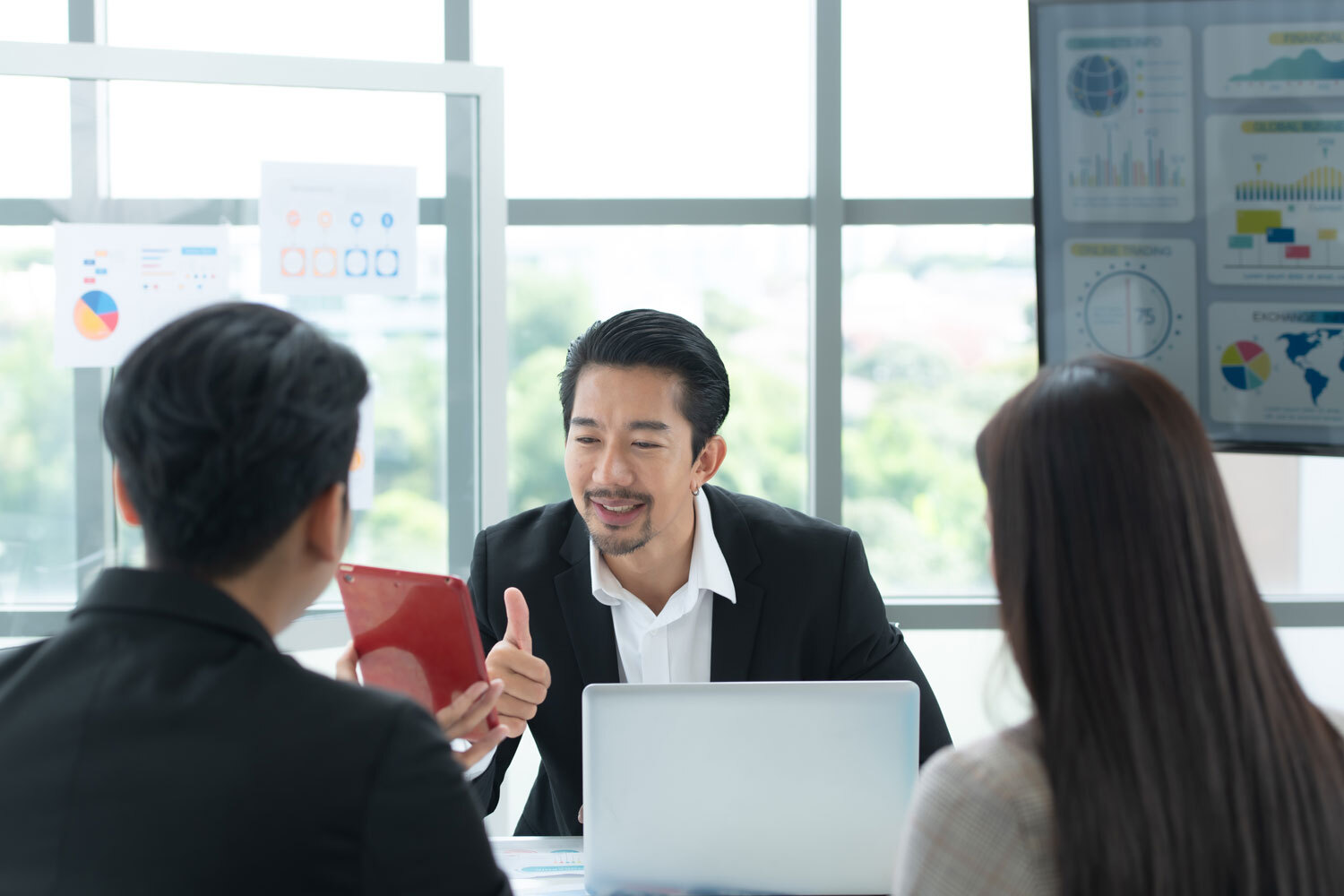 Understanding Employer of Record Pricing: What’s Included and What’s Not