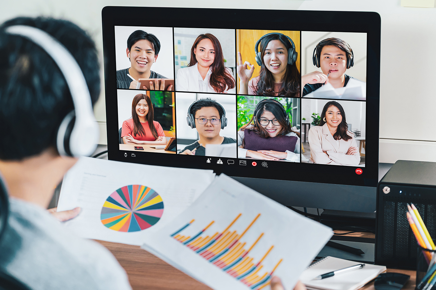 Pros and Cons of Hiring Filipino Remote Workers